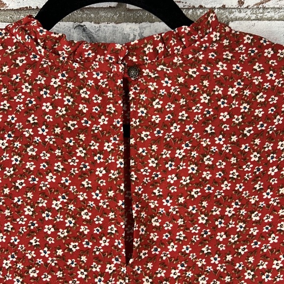 Forever 21 | Red Floral Blouse - Picture 7 of 8